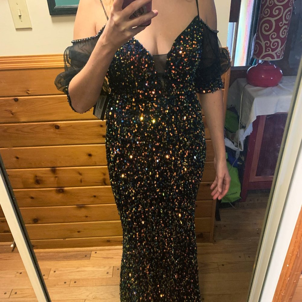 Super Sparkly Sequins Formal Gown with Mermaid Cut - Picture 3 of 6